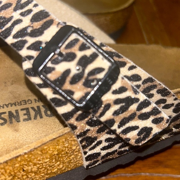 BIRKENSTOCK GIZAH Leopard Animal Print Thong SANDAL Gently worn 39 EUR/8-8.5 US - Picture 9 of 11